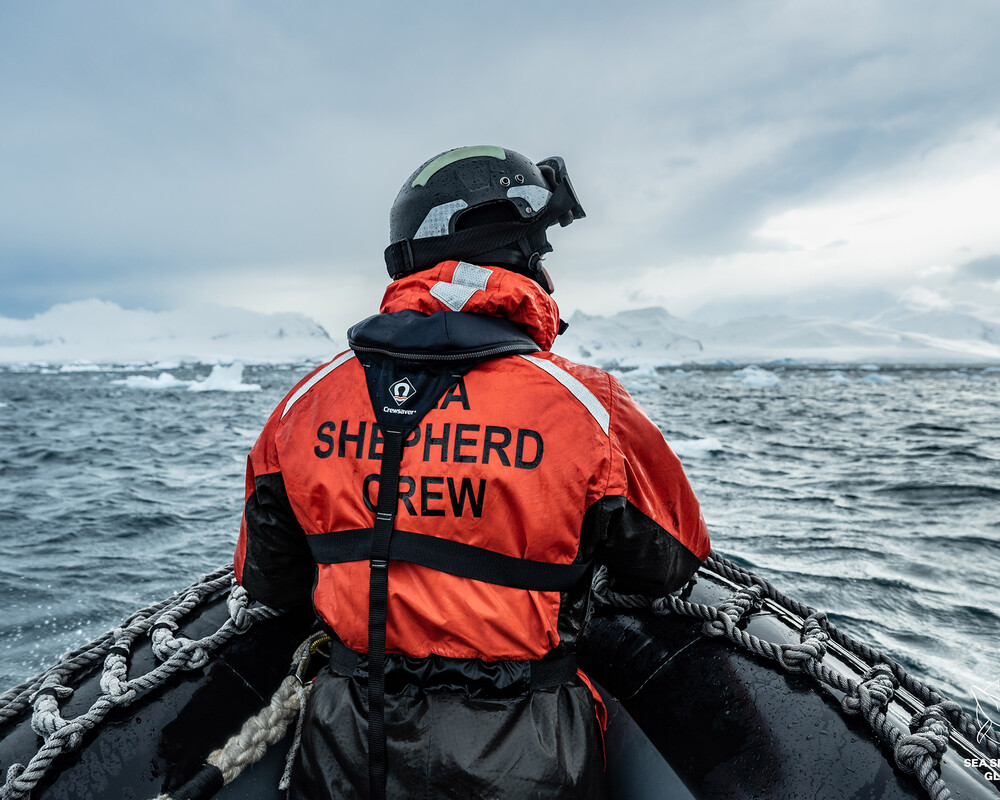 Navigator Jesus on the small boat surrounded by ice